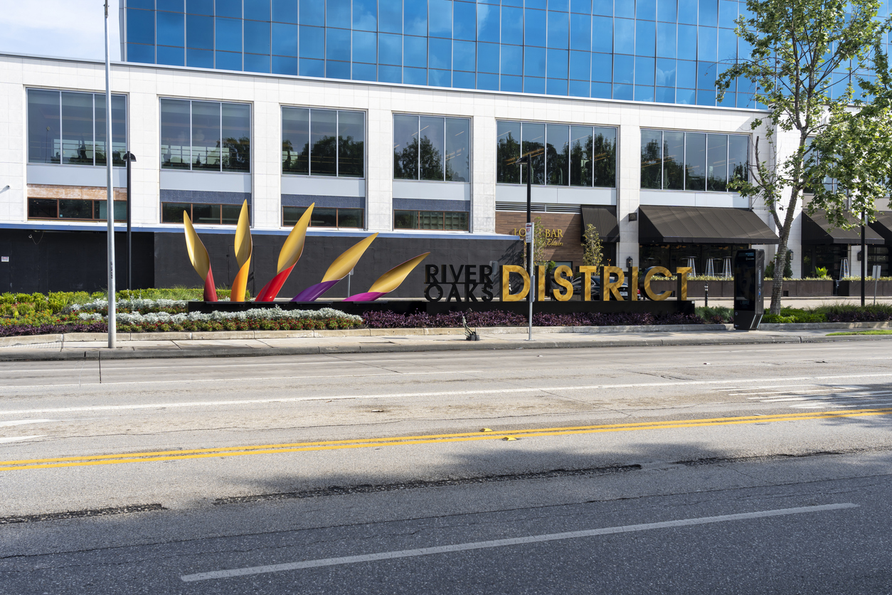 River Oaks District ground sign in Houston, Texas