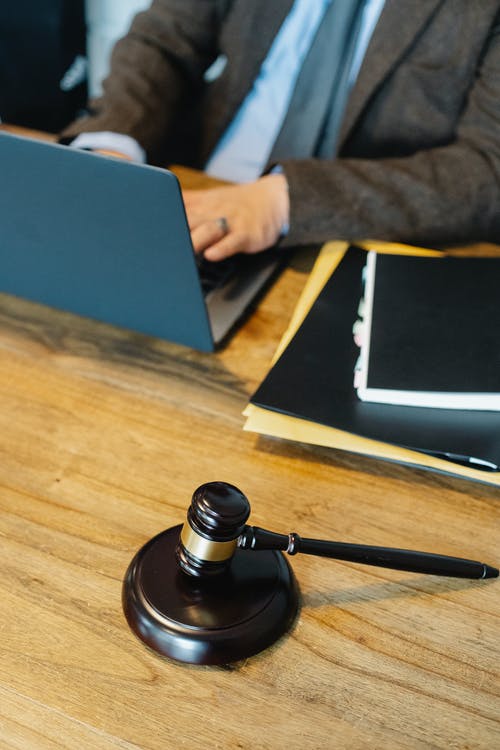 5 Reasons You Need To Hire An Attorney